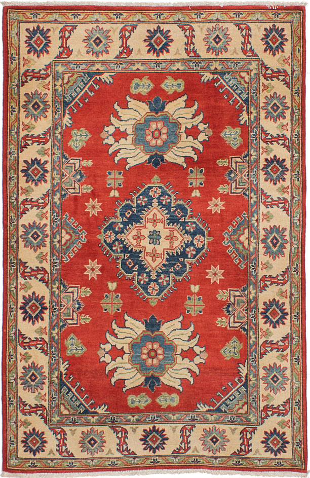 Hand-knotted Finest Gazni Red Wool Rug 4'1" x 6'3" Size: 4'1" x 6'3"  