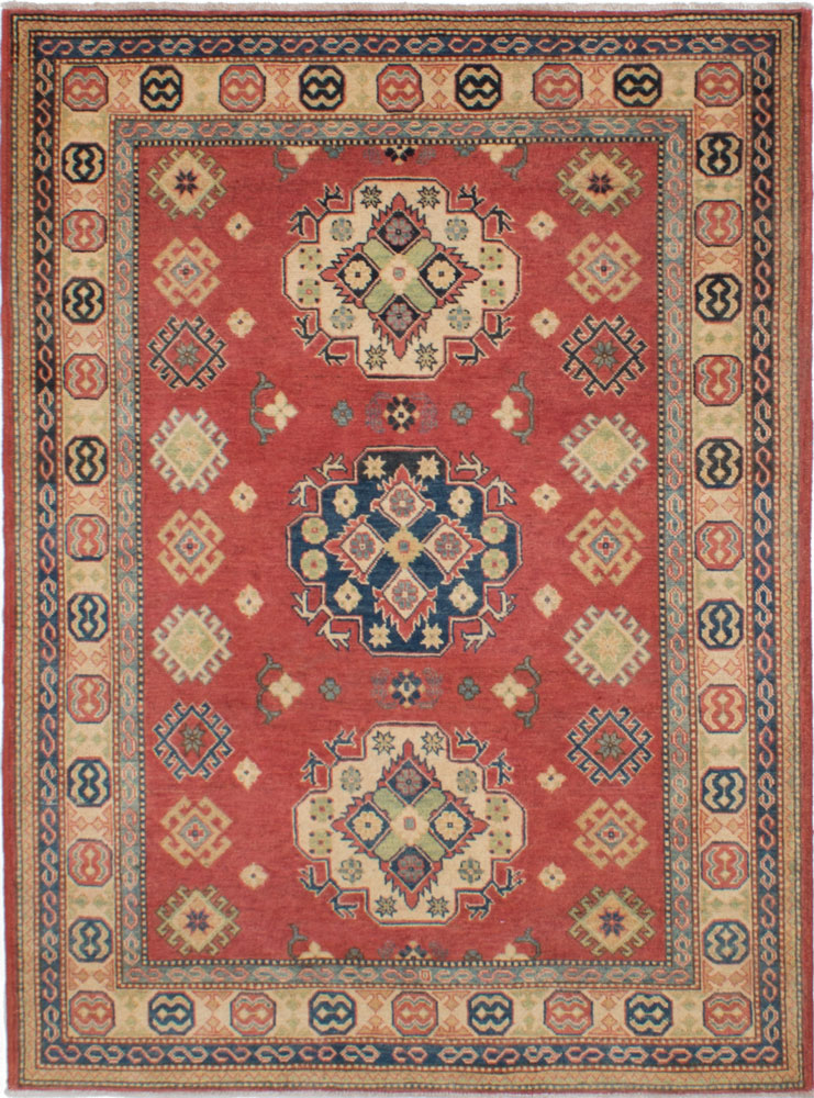 Hand-knotted Finest Gazni Red Wool Rug 4'10" x 6'9"  Size: 4'10" x 6'9"  