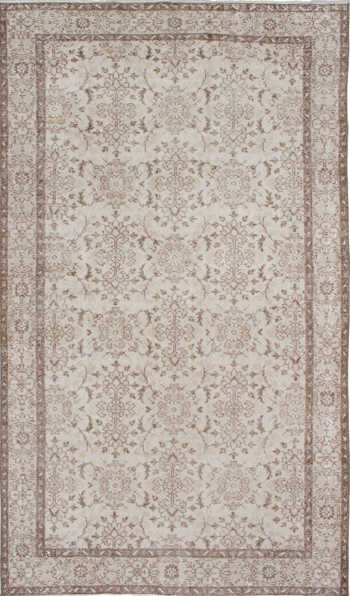 Hand-knotted Melis Vintage Cream Wool Rug 5'10" x 9'10" Size: 5'10" x 9'10"  