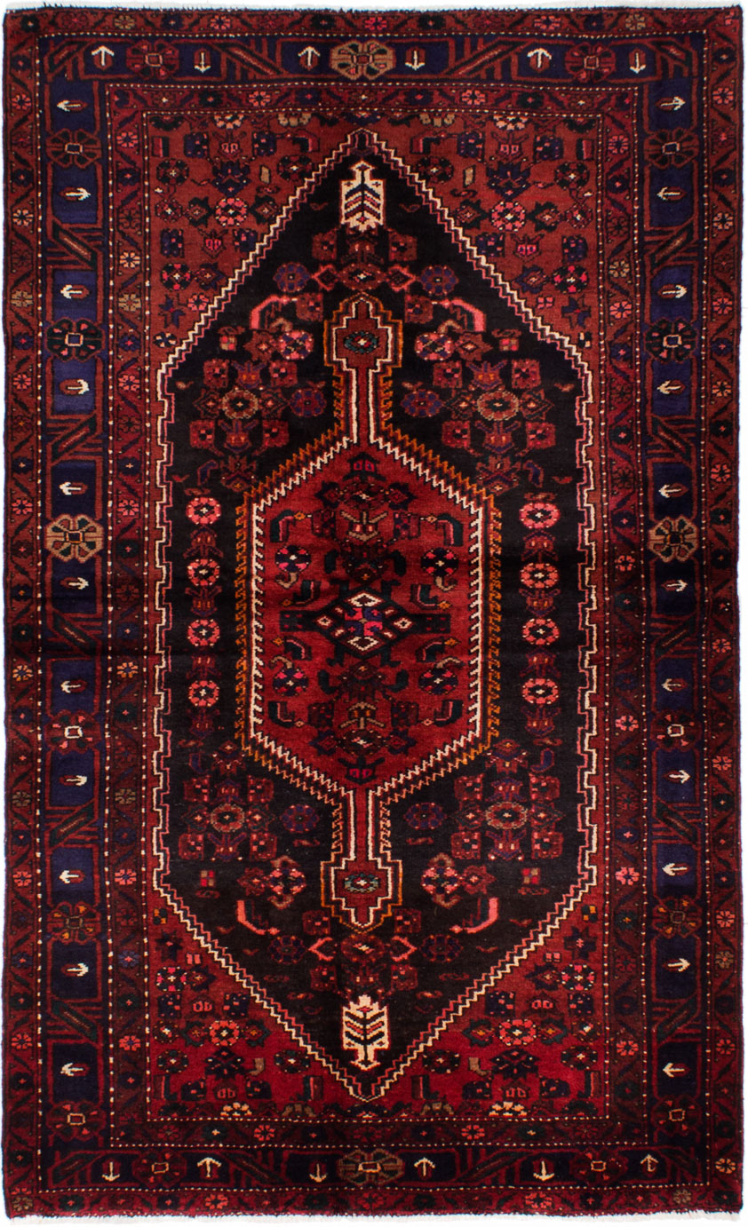 Hand-knotted Hamadan Dark Red Wool Rug 4'9" x 7'11" Size: 4'9" x 7'11"  