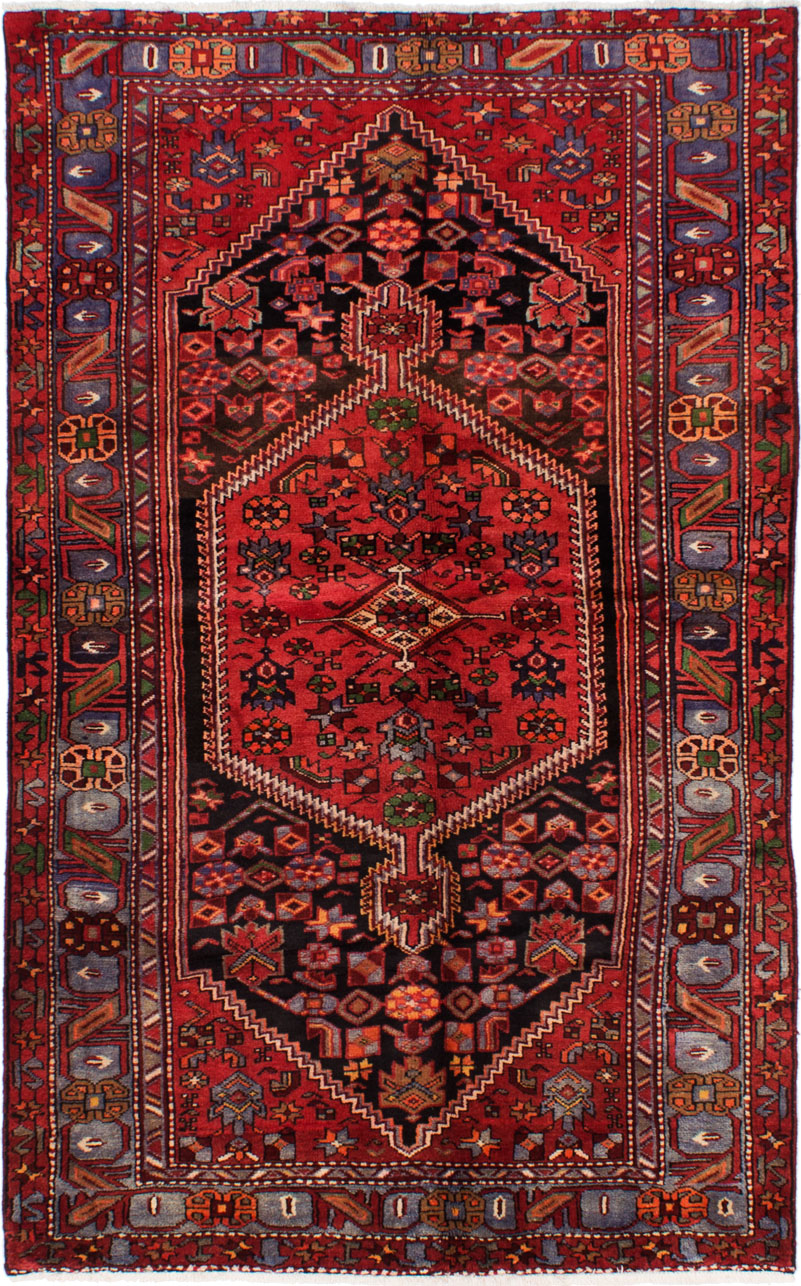 Hand-knotted Hamadan Red Wool Rug 4'6" x 7'4"  Size: 4'6" x 7'4"  