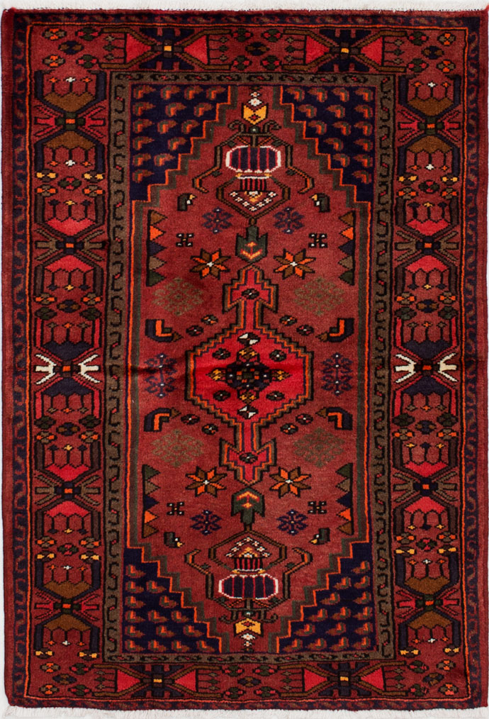 Hand-knotted Hamadan Red Wool Rug 3'3" x 4'9"  Size: 3'3" x 4'9"  