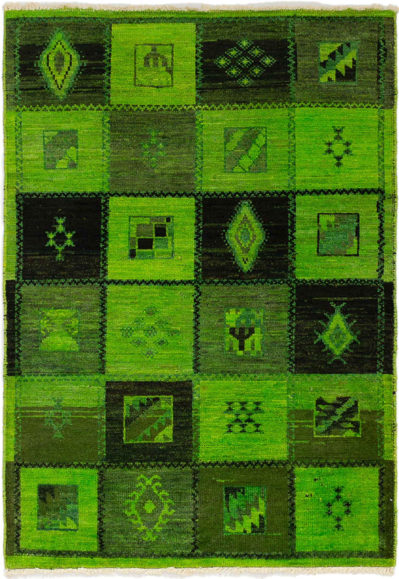Hand-knotted Vibrance Green Wool Rug 4'4" x 6'2" Size: 4'4" x 6'2"  
