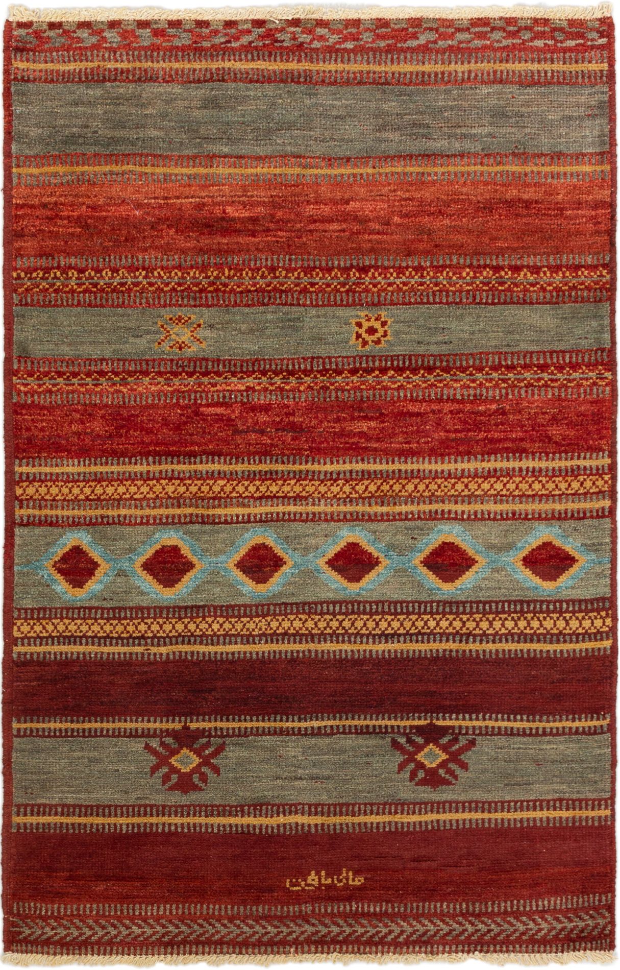 Hand-knotted Shalimar Red Wool Rug 4'0" x 6'0"  Size: 4'0" x 6'0"  