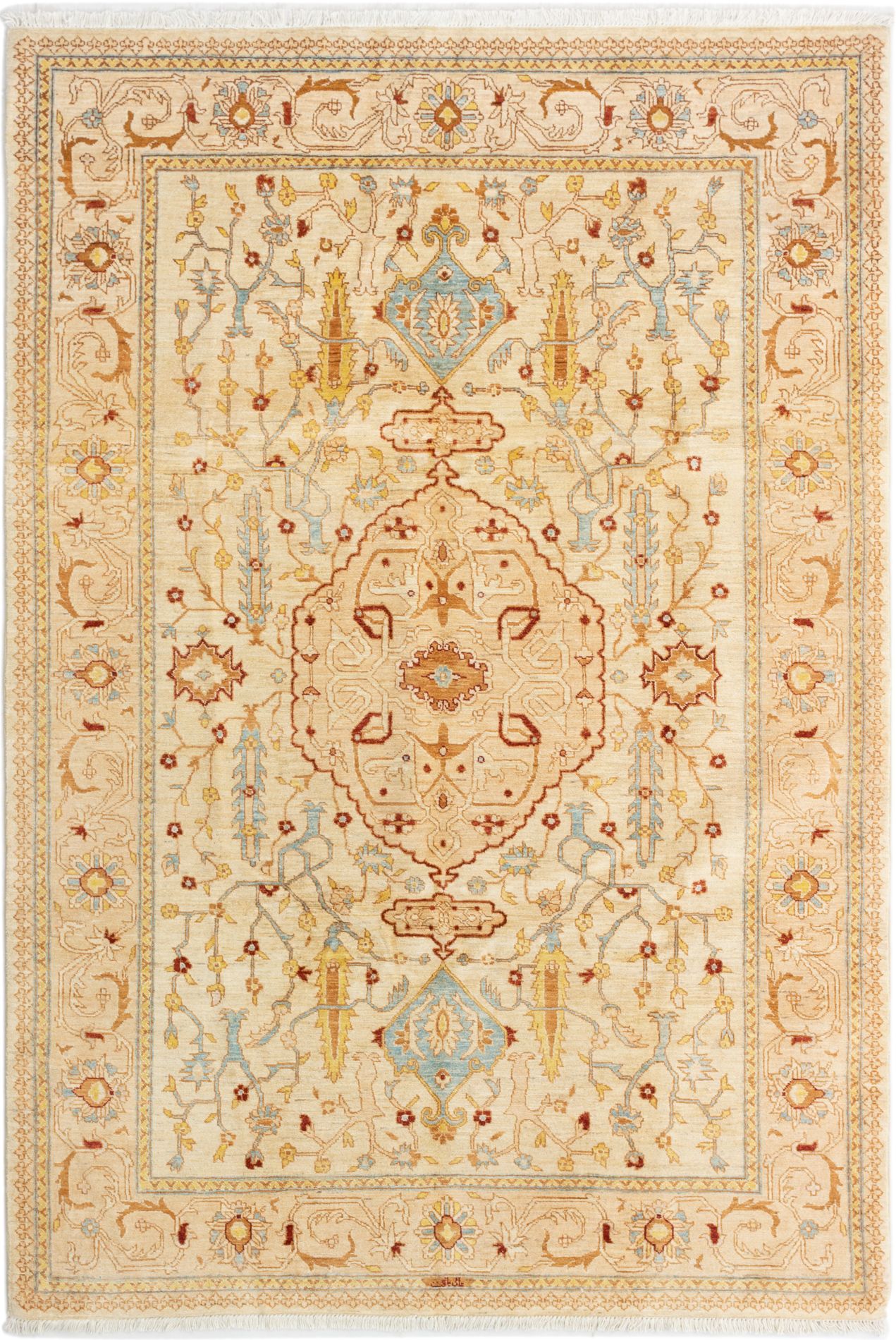 Hand-knotted Peshawar Finest Cream Wool Rug 6'0" x 8'10"  Size: 6'0" x 8'10"  