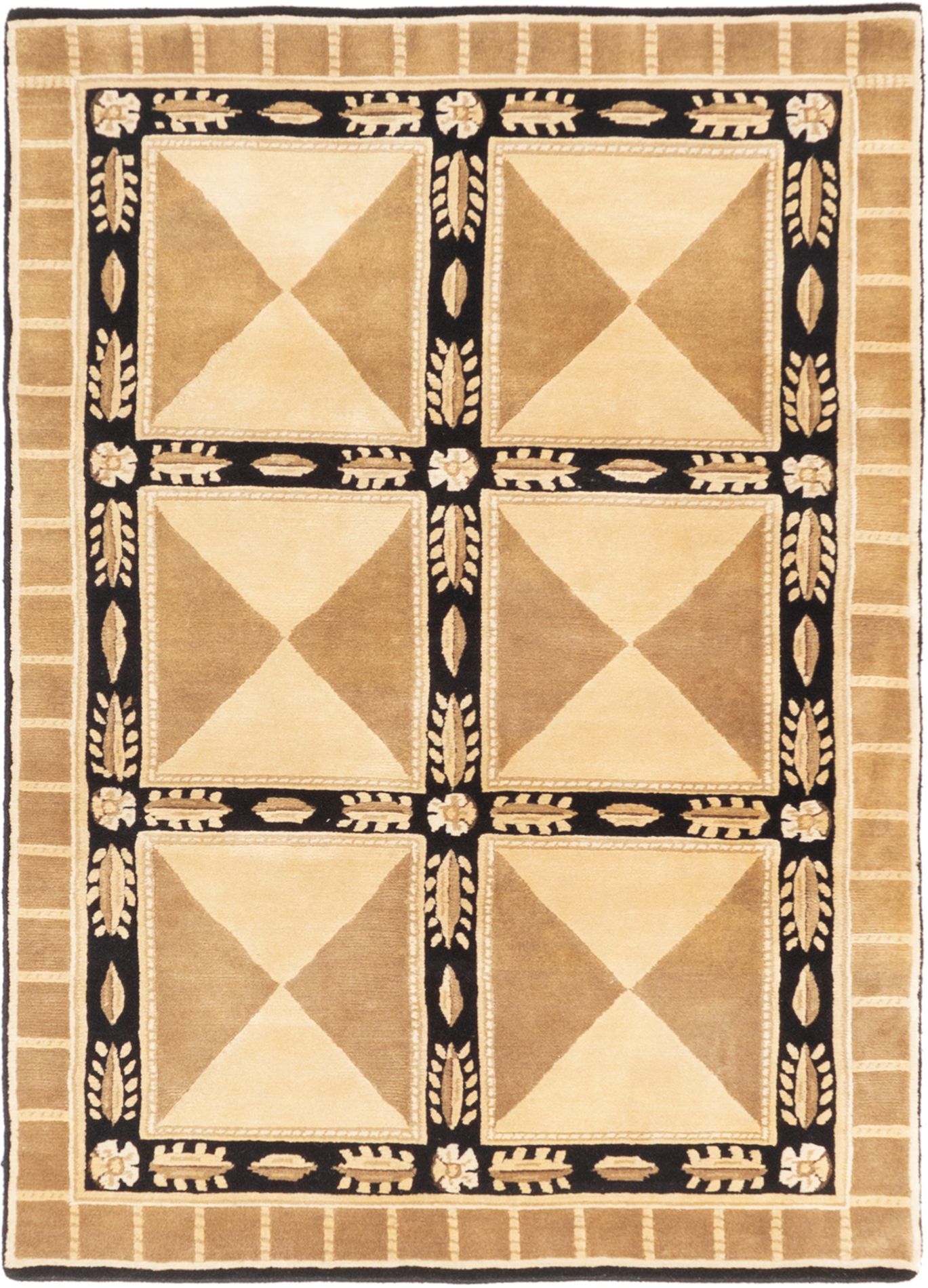 Hand-knotted Aurora Ivory Wool Rug 4'0" x 6'0"  Size: 4'0" x 6'0"  