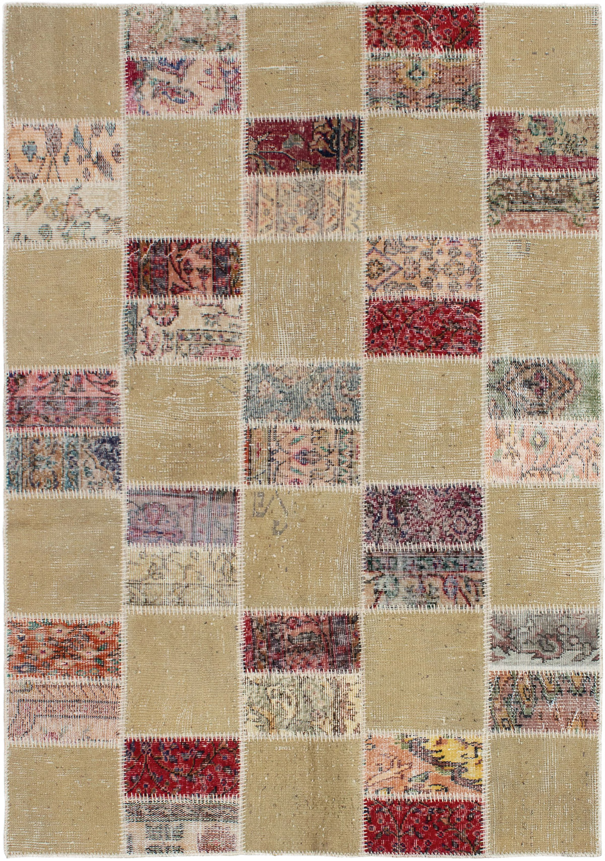 Hand-knotted Vintage Anatolia Patch Khaki Wool Rug 4'8" x 6'9" Size: 4'8" x 6'9"  