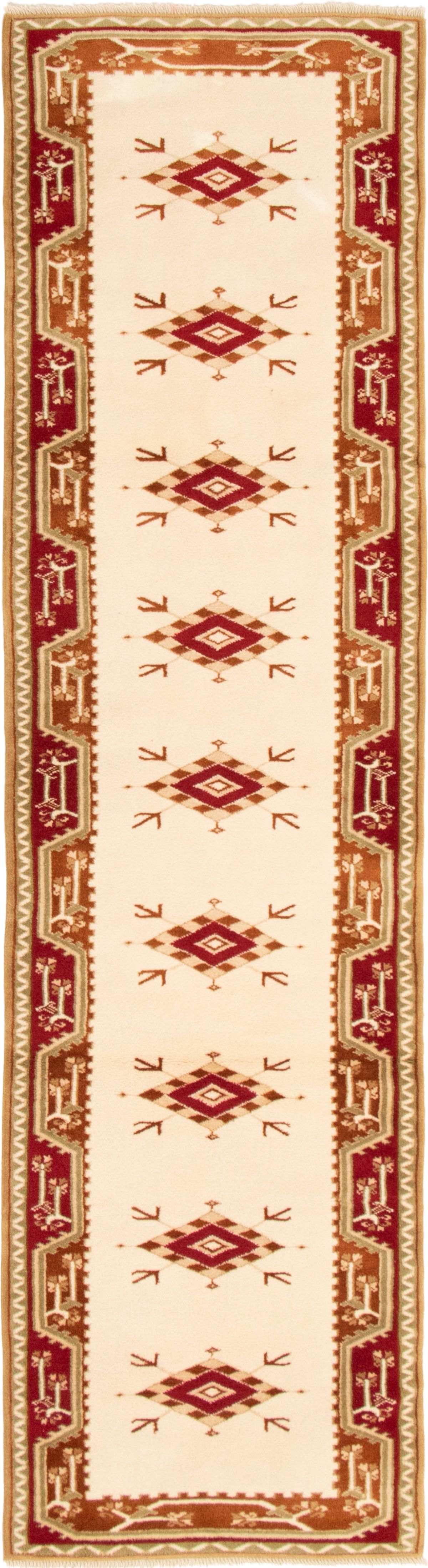 Hand-knotted Ushak Cream Wool Rug 2'7" x 10'5" Size: 2'7" x 10'5"  