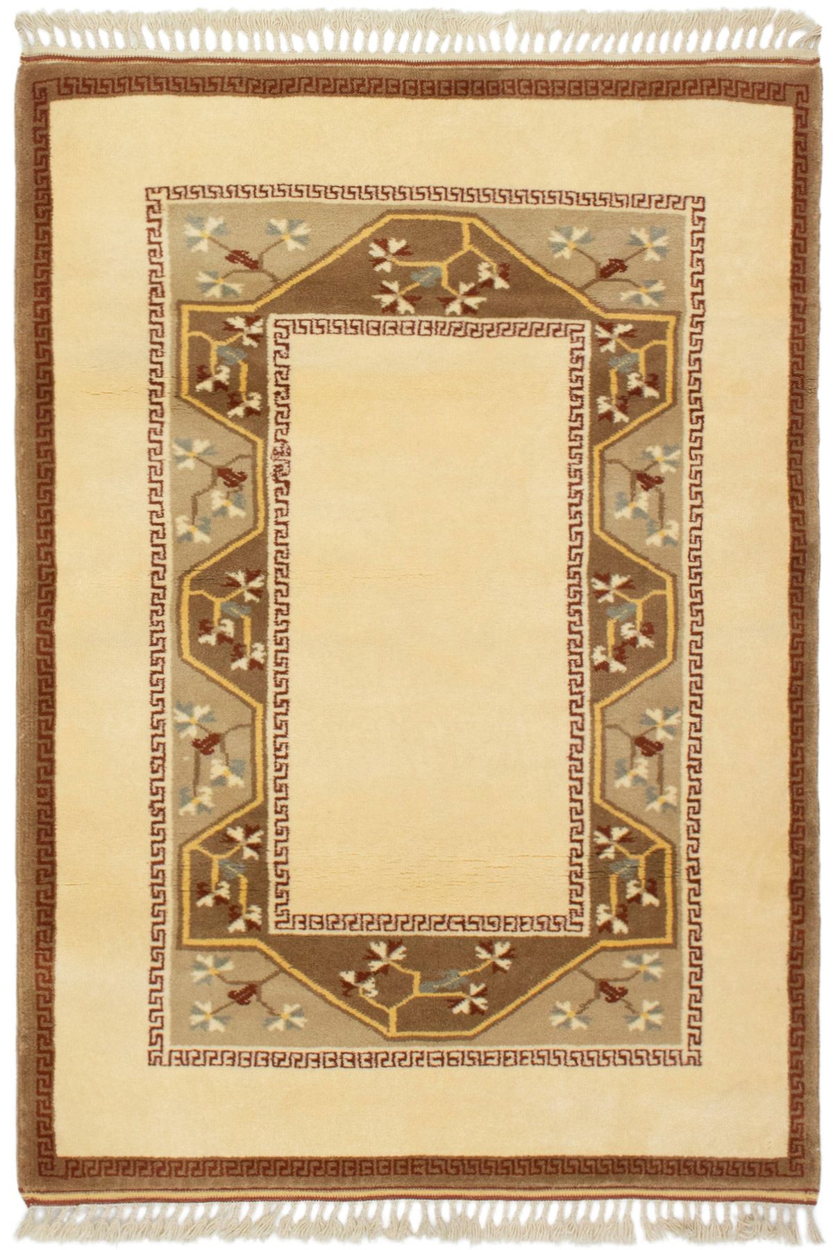 Hand-knotted Melis Vintage Cream Wool Rug 4'1" x 5'10" Size: 4'1" x 5'10"  