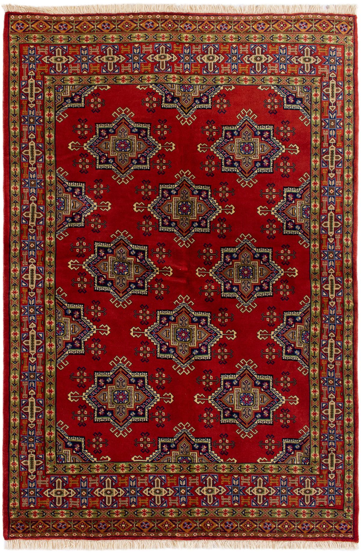 Hand-knotted Turkoman  Wool Rug 4'10" x 7'1" Size: 4'10" x 7'1"  