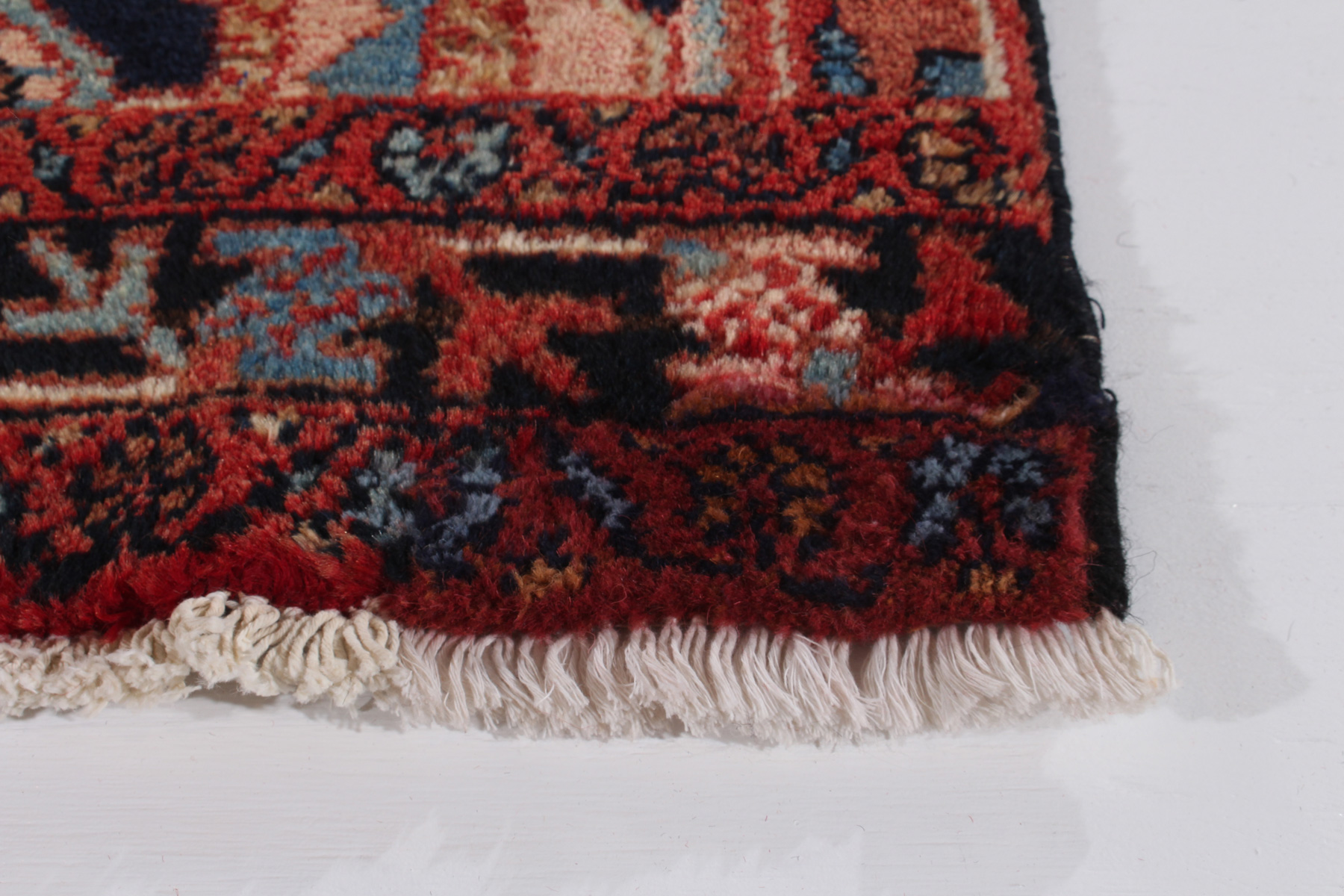 Hand-knotted Hamadan  Wool Rug 3'3" x 4'3" Size: 3'3" x 4'3"  