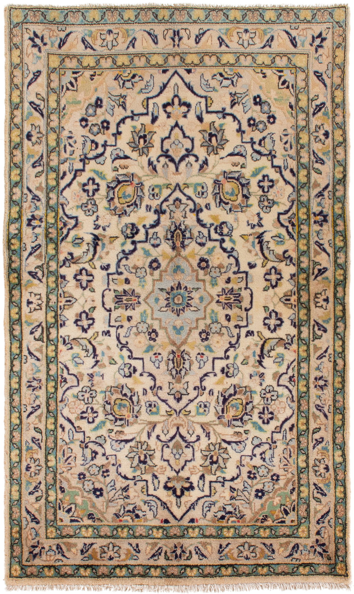 Hand-knotted Kashan  Wool Rug 3'2" x 5'4" Size: 3'2" x 5'4"  