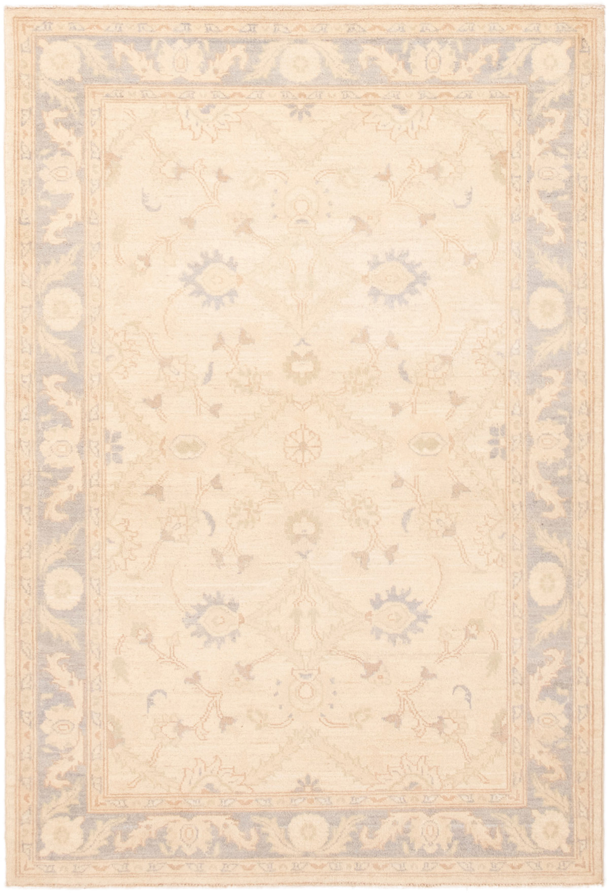 Hand-knotted Peshawar Finest Cream Wool Rug 3'10" x 5'10"  Size: 3'10" x 5'10"  