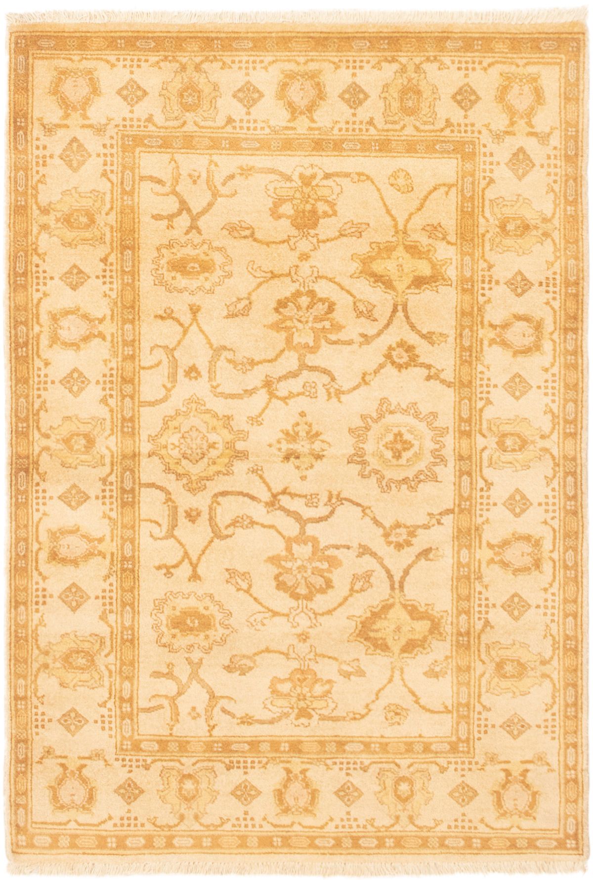Hand-knotted Peshawar Finest Ivory Wool Rug 4'1" x 6'0" Size: 4'1" x 6'0"  