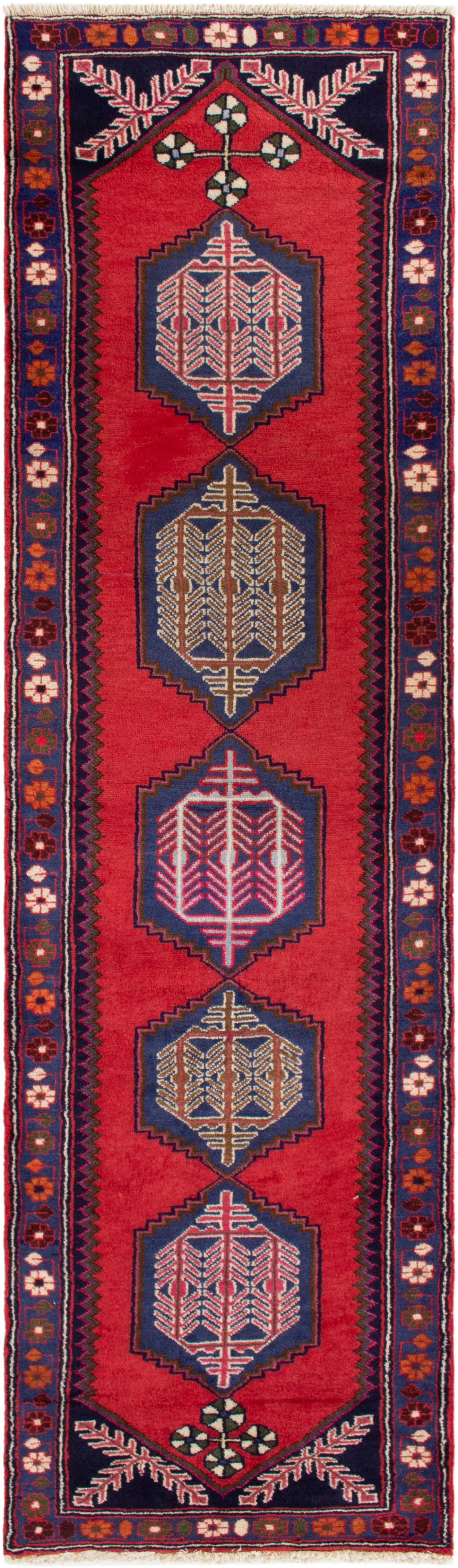 Hand-knotted Saveh  Wool Rug 2'7" x 9'2" Size: 2'7" x 9'2"  