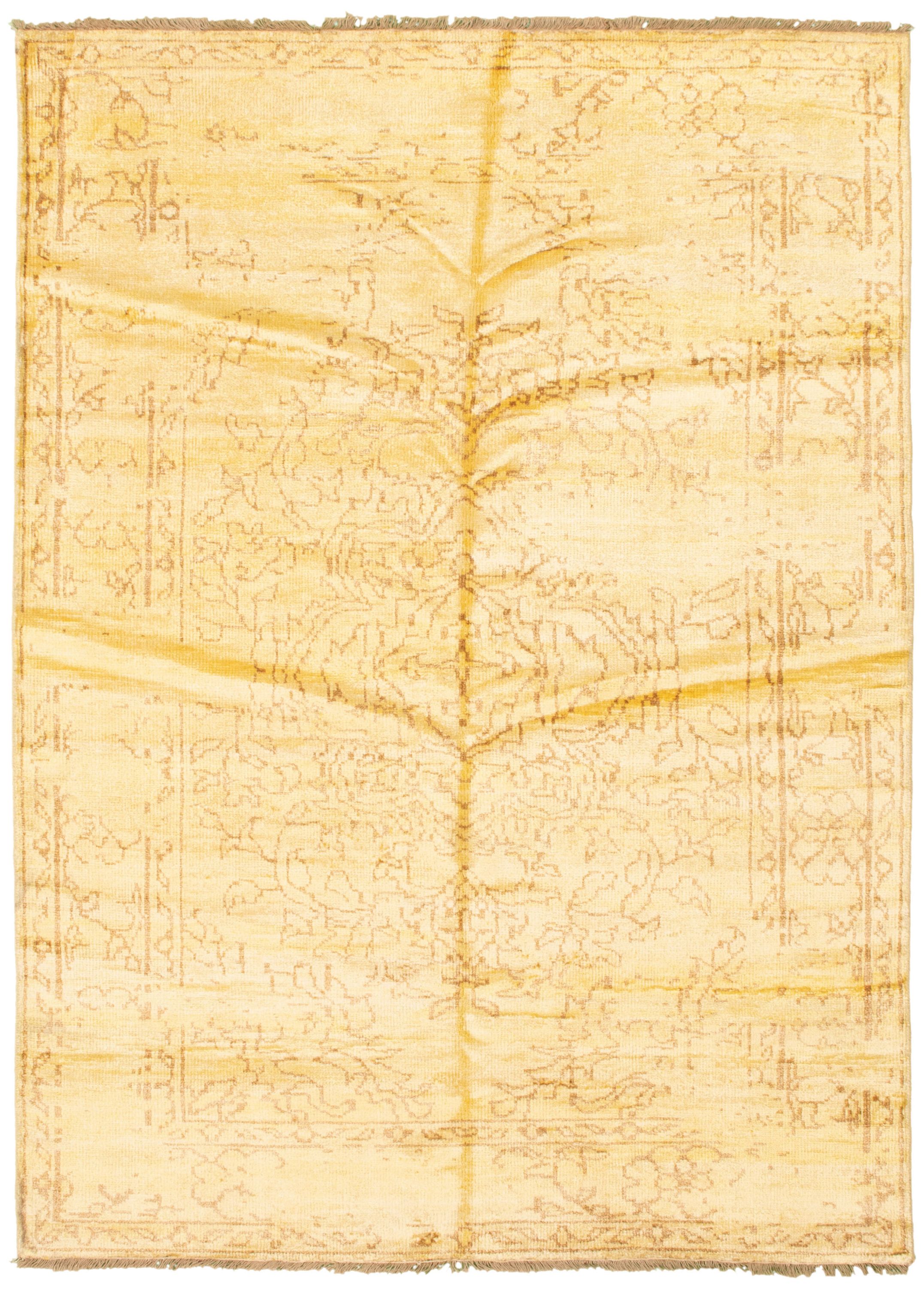 Hand-knotted Color transition Light Gold  Rug 5'6" x 7'8" Size: 5'6" x 7'8"  