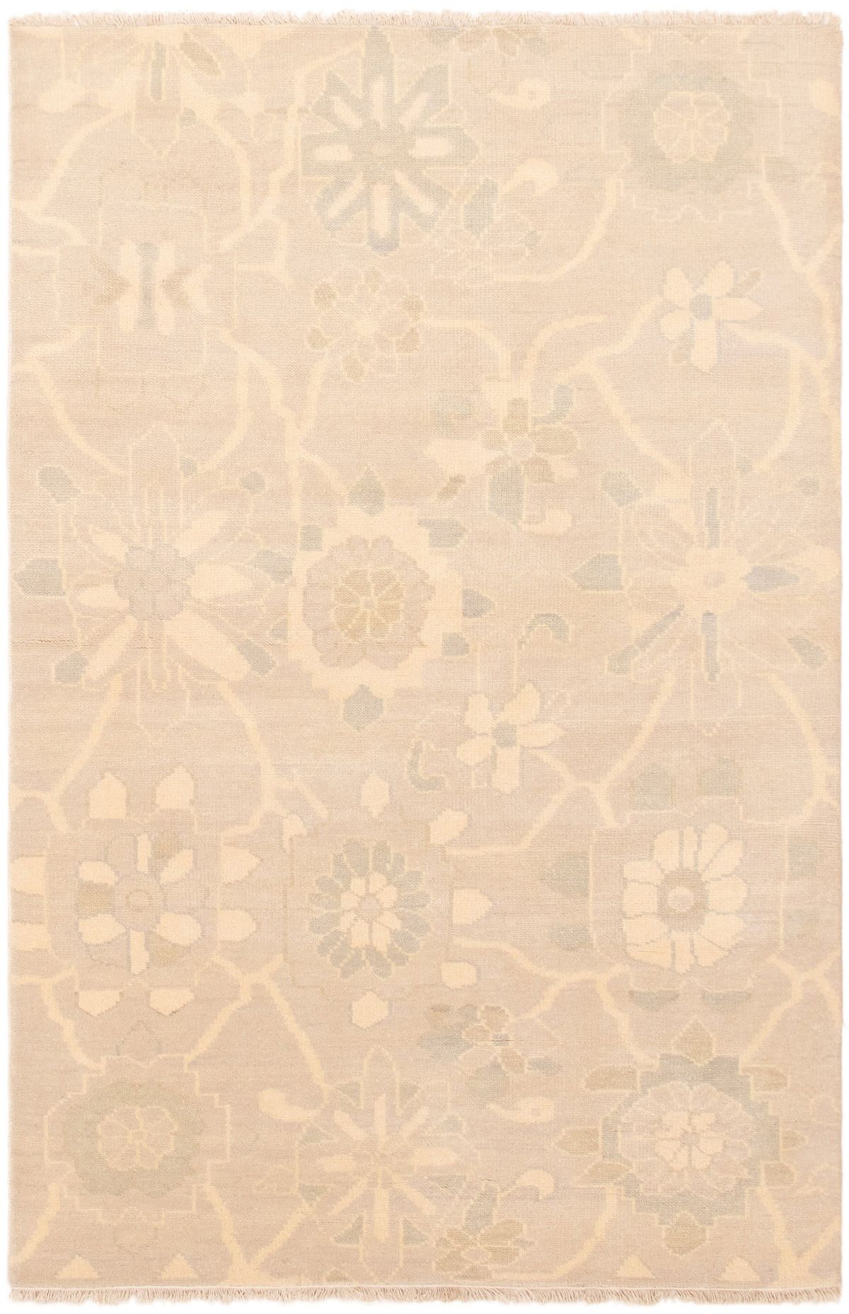 Hand-knotted Finest Ushak Cream Wool Rug 5'2" x 7'10" Size: 5'2" x 7'10"  