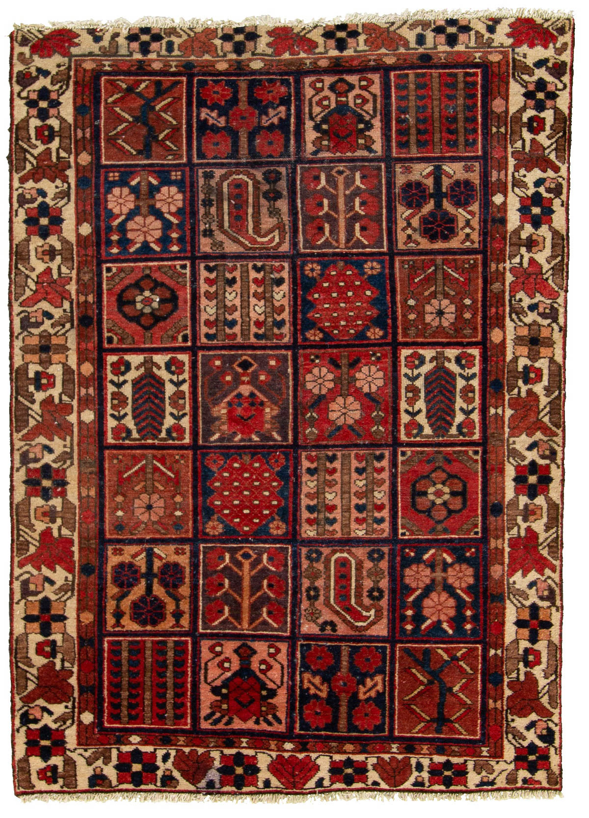 Hand-knotted Bakhtiar  Wool Rug 4'4" x 6'0" Size: 4'4" x 6'0"  