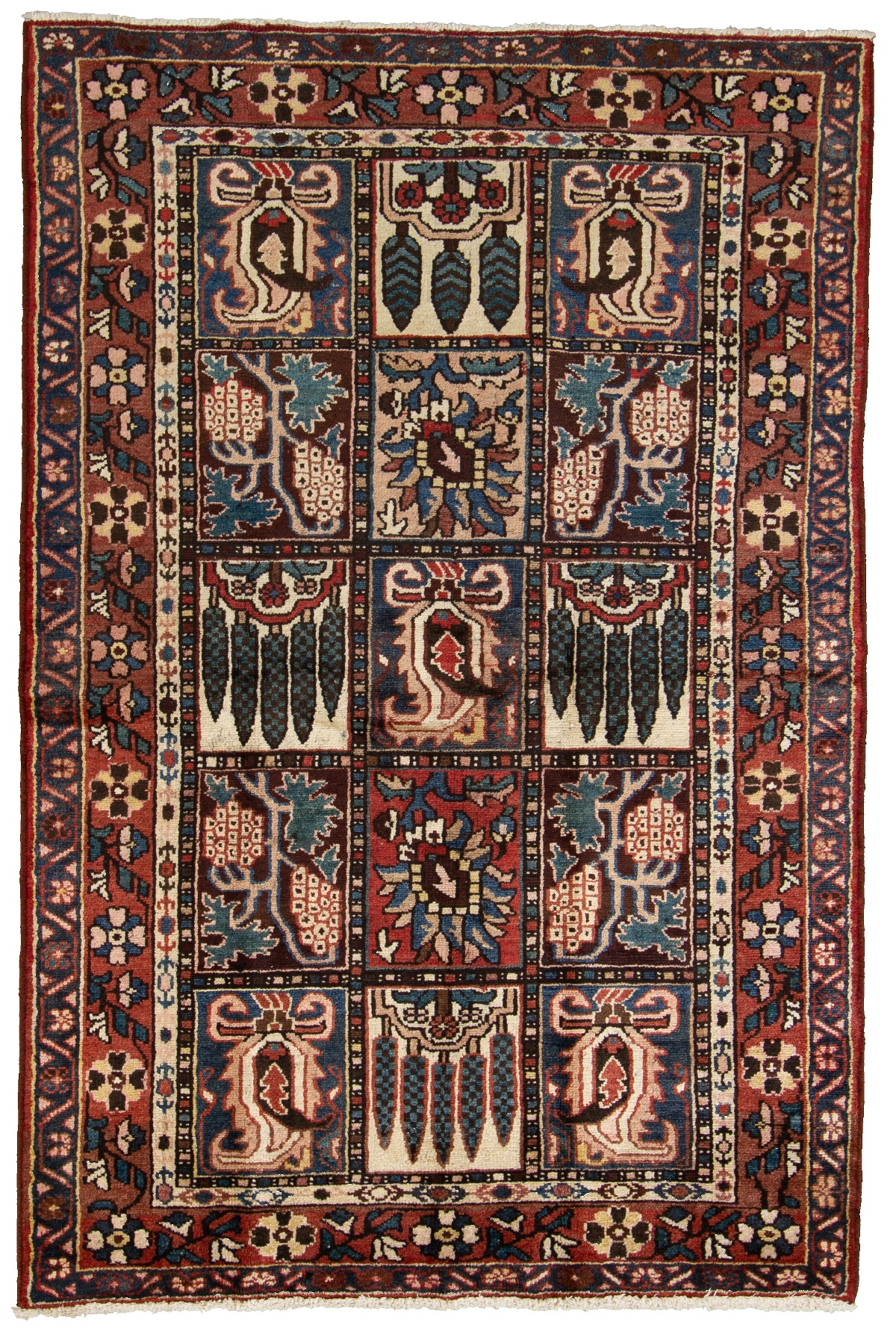 Hand-knotted Bakhtiar  Wool Rug 4'4" x 6'6" Size: 4'4" x 6'6"  