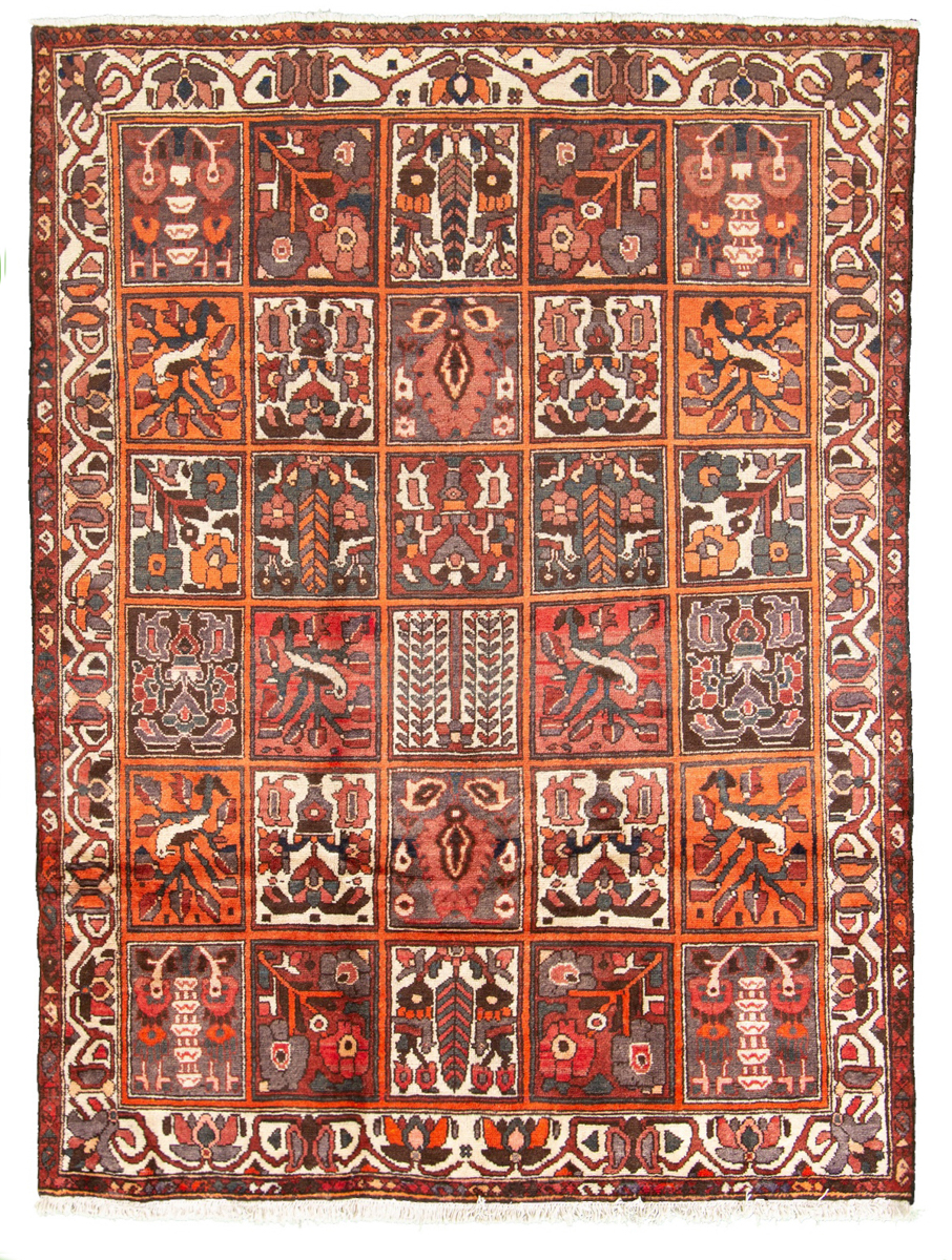 Hand-knotted Bakhtiar  Wool Rug 5'2" x 6'10" Size: 5'2" x 6'10"  