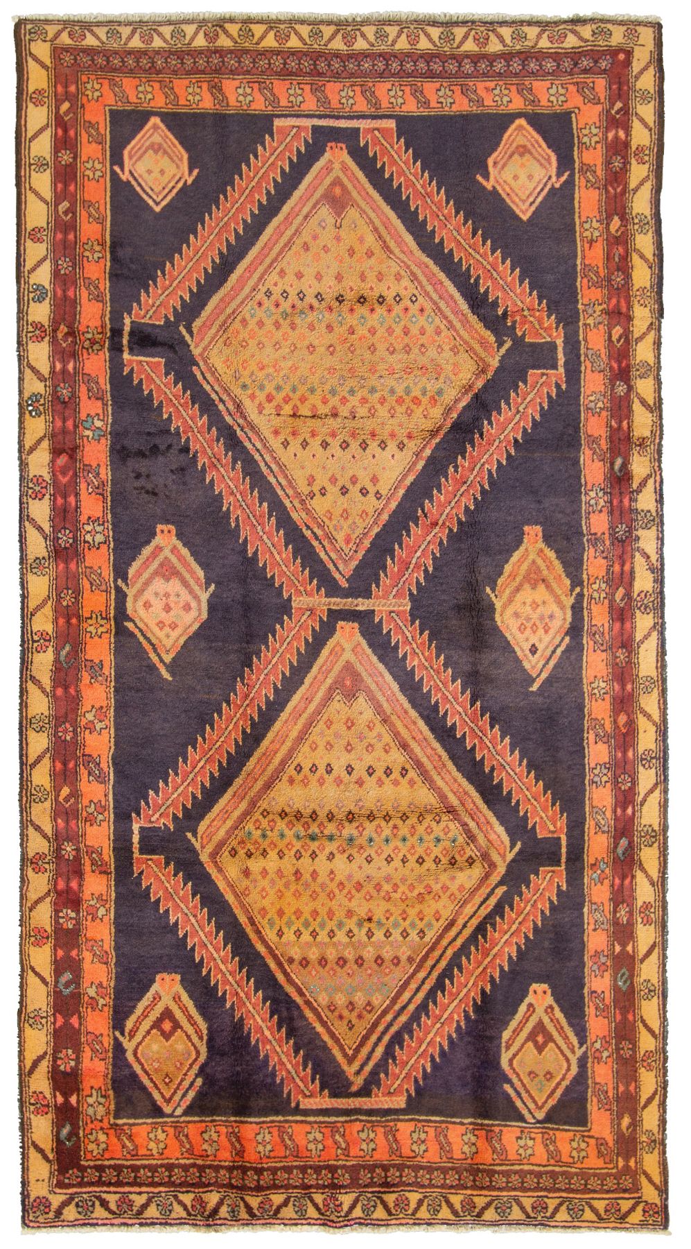 Hand-knotted Ardabil  Wool Rug 4'11" x 8'11" Size: 4'11" x 8'11"  
