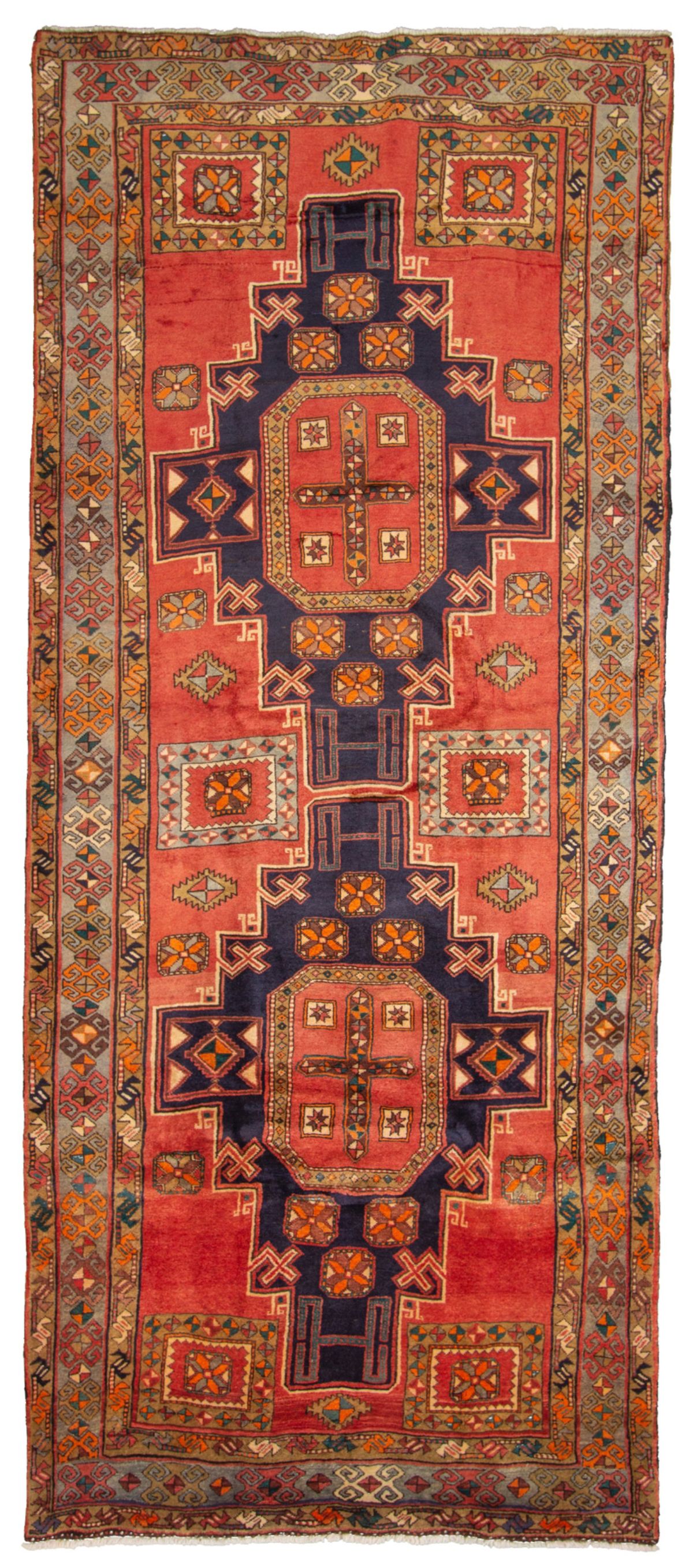 Hand-knotted Ardabil  Wool Rug 4'8" x 11'1" Size: 4'8" x 11'1"  