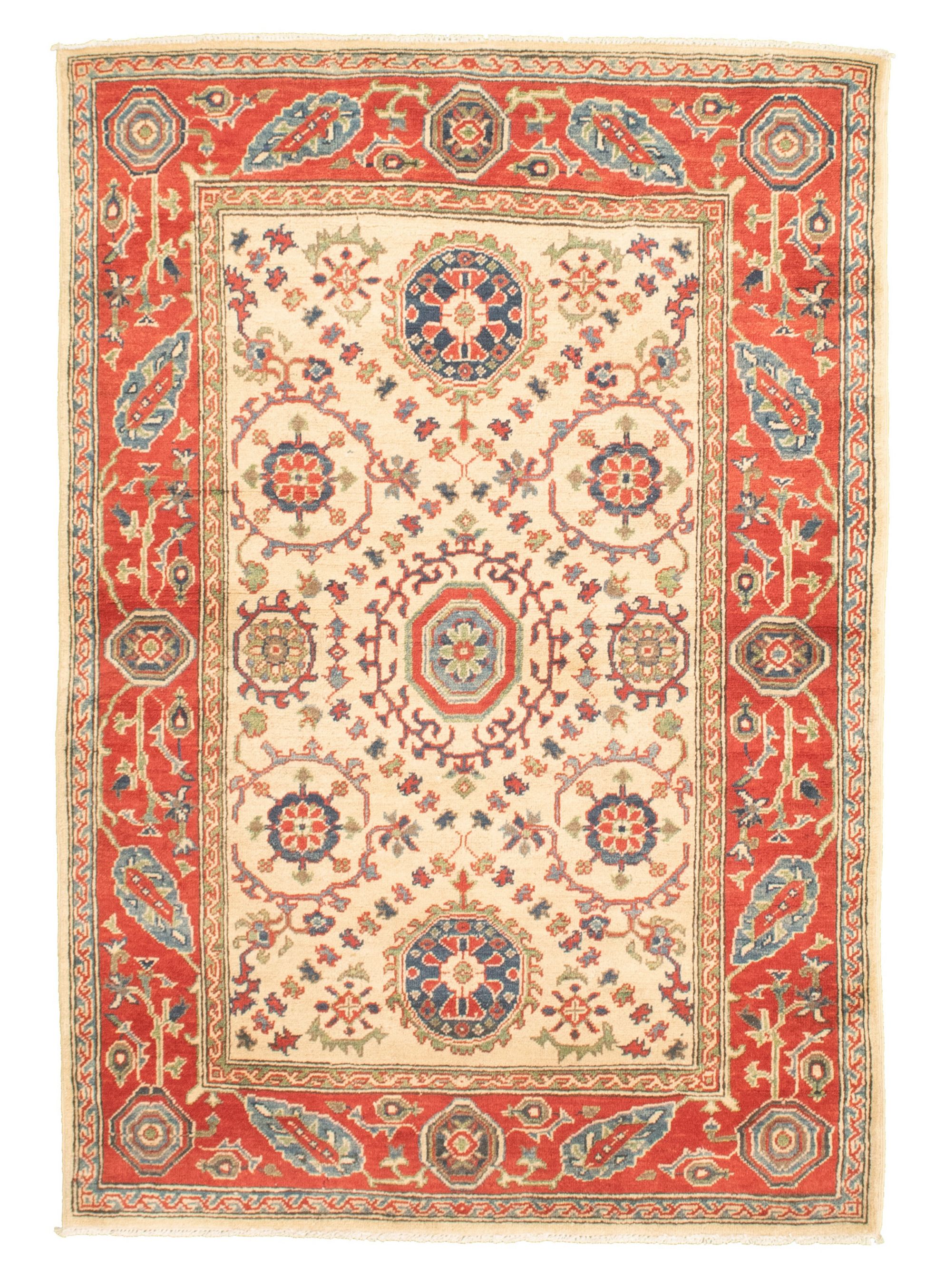 Hand-knotted Finest Gazni Cream, Red  Rug 4'0" x 5'9" Size: 4'0" x 5'9"  