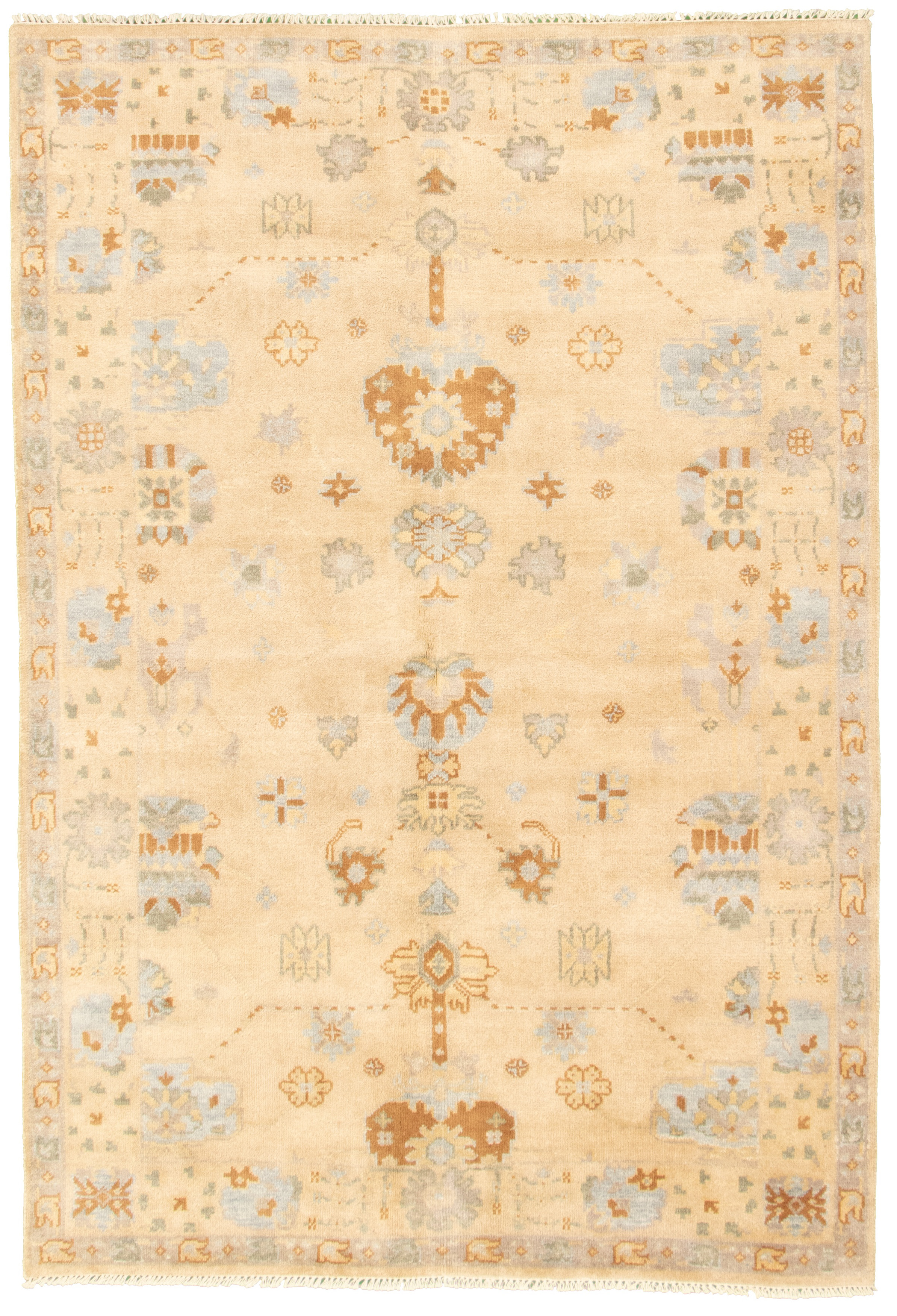 Hand-knotted Royal Ushak Beige Wool Rug 6'1" x 8'10"  Size: 6'1" x 8'10"  