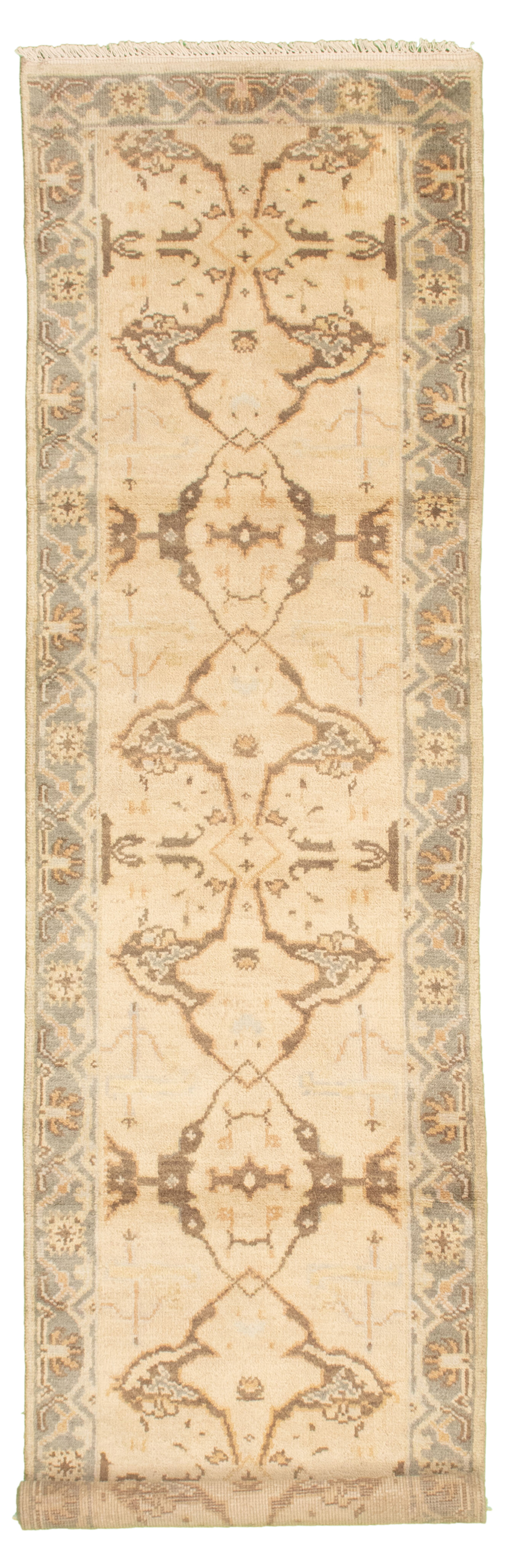 Hand-knotted Royal Ushak Beige Wool Rug 2'7" x 9'11" Size: 2'7" x 9'11"  