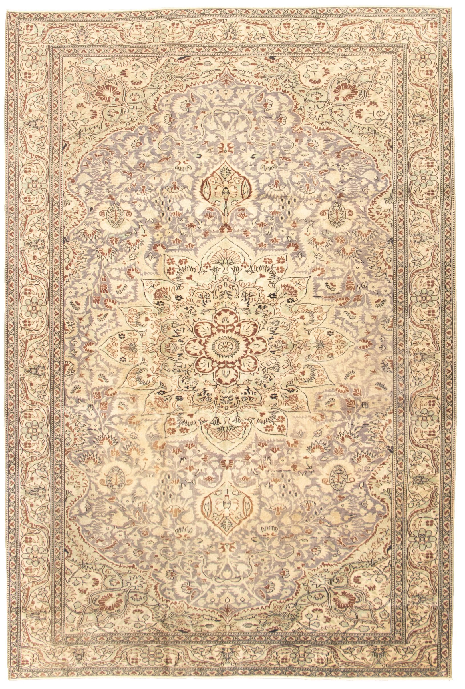 Hand-knotted Keisari Vintage Grey Wool Rug 6'7" x 9'10" Size: 6'7" x 9'10"  