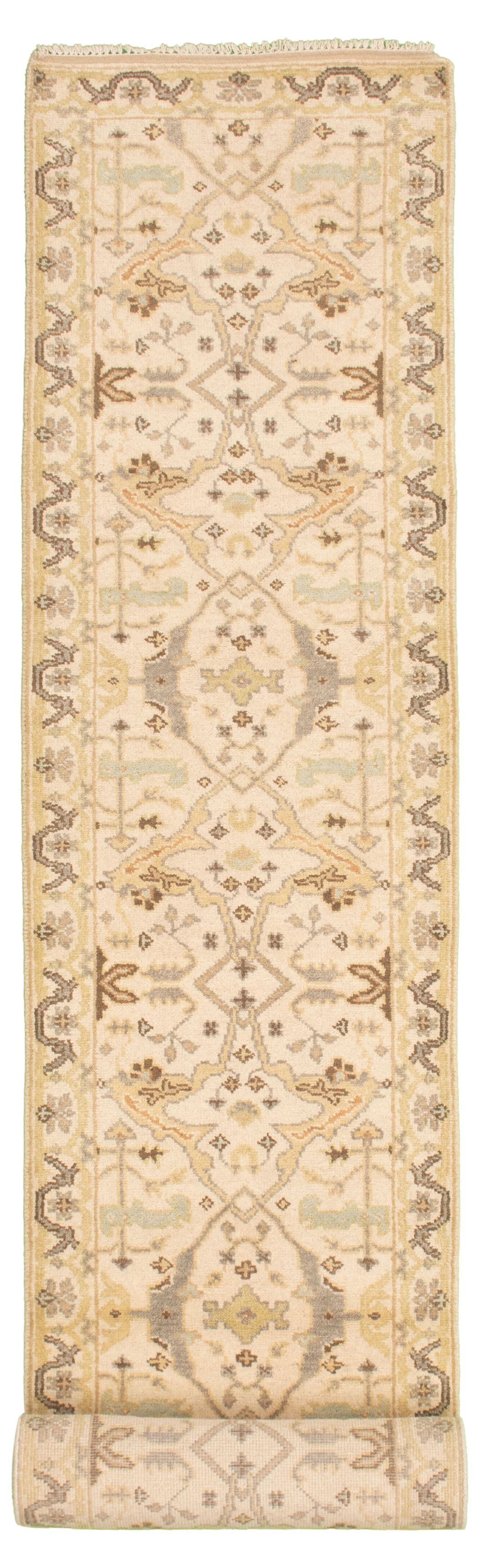 Hand-knotted Royal Ushak Beige Wool Rug 2'8" x 15'10" Size: 2'8" x 15'10"  