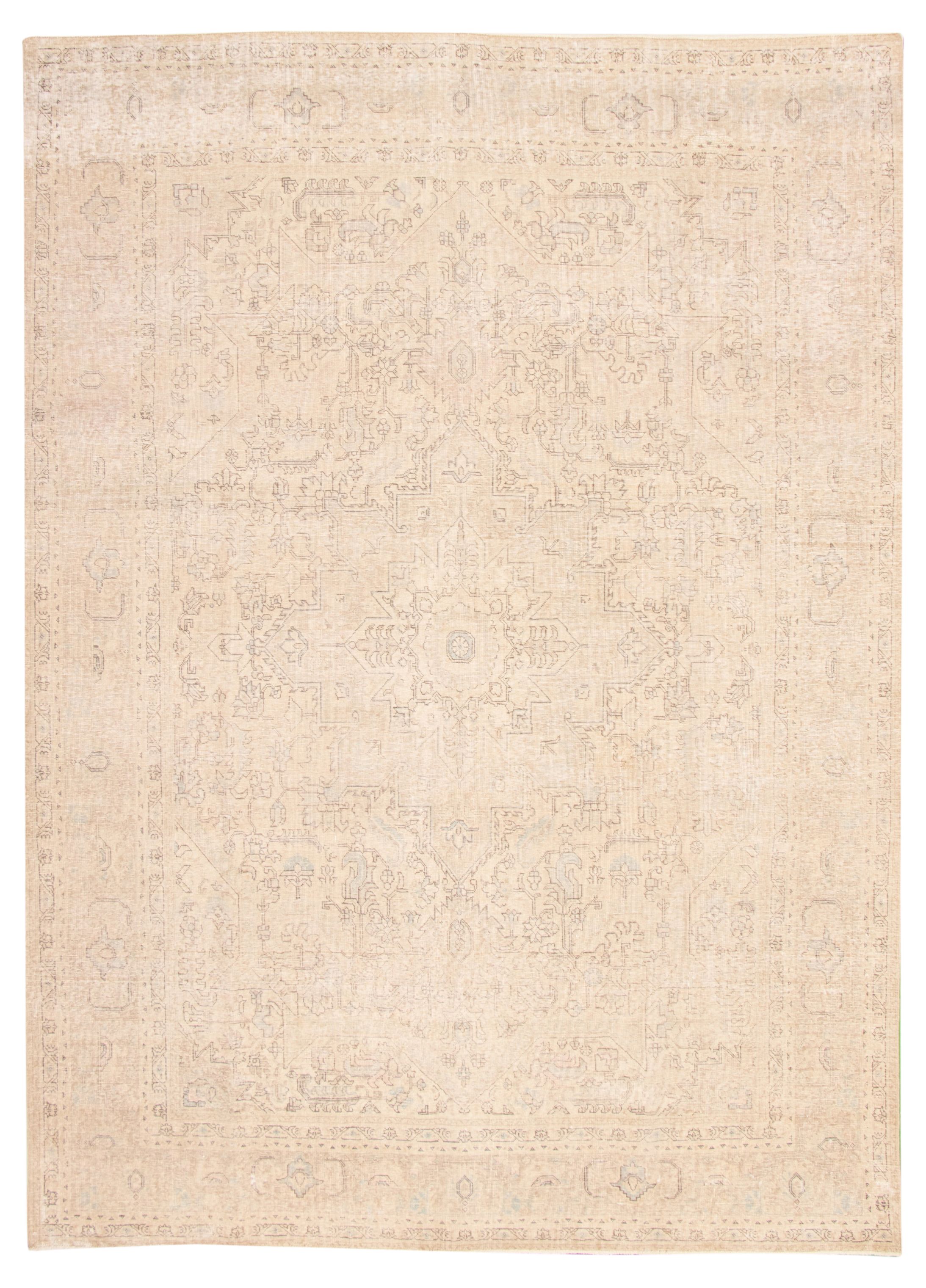 Hand-knotted Antalya Vintage Ivory Wool Rug 9'5" x 13'0" Size: 9'5" x 13'0"  