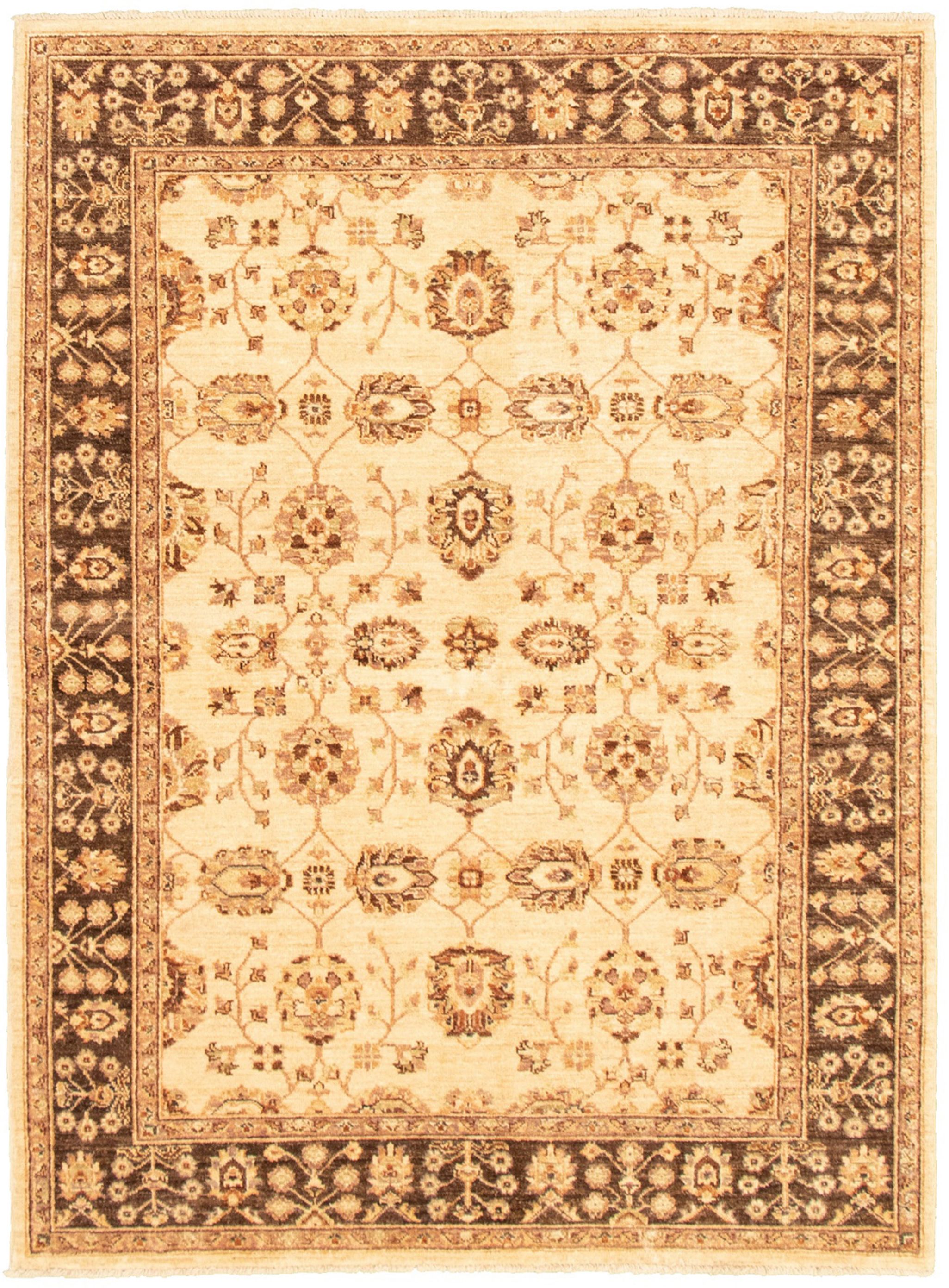 Hand-knotted Chobi Finest Cream Wool Rug 5'0" x 6'10" Size: 5'0" x 6'10"  