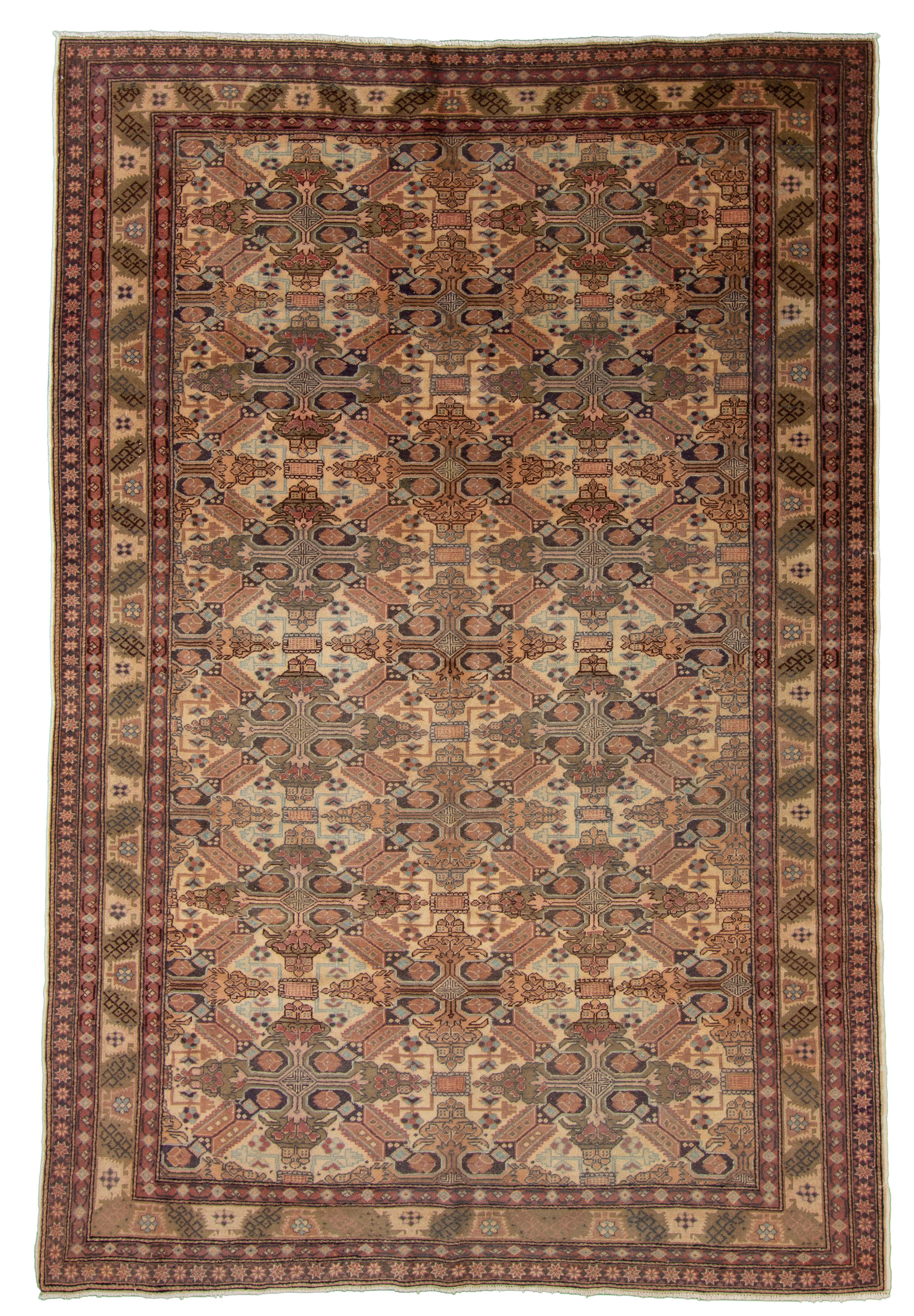 Hand-knotted Keisari Vintage Green, Ivory  Rug 6'7" x 9'7" Size: 6'7" x 9'7"  