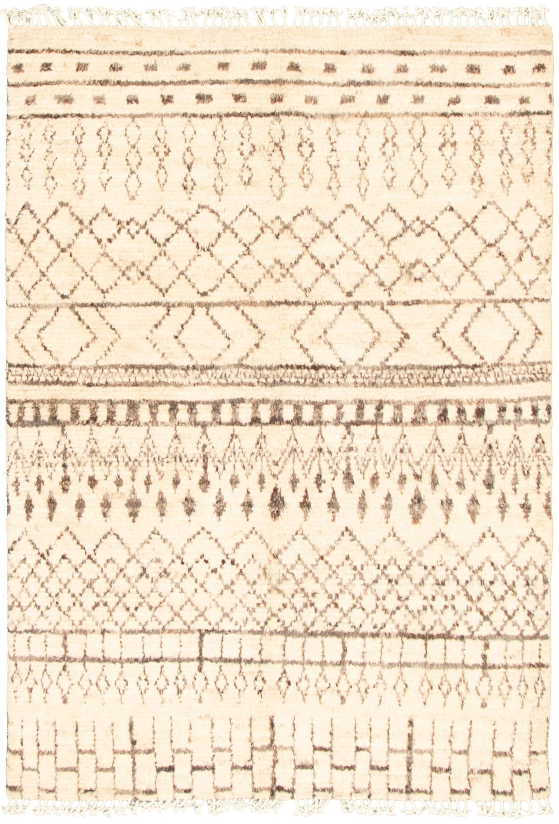 Hand-knotted Marrakech Ivory  Rug 4'10" x 7'0" Size: 4'10" x 7'0"  