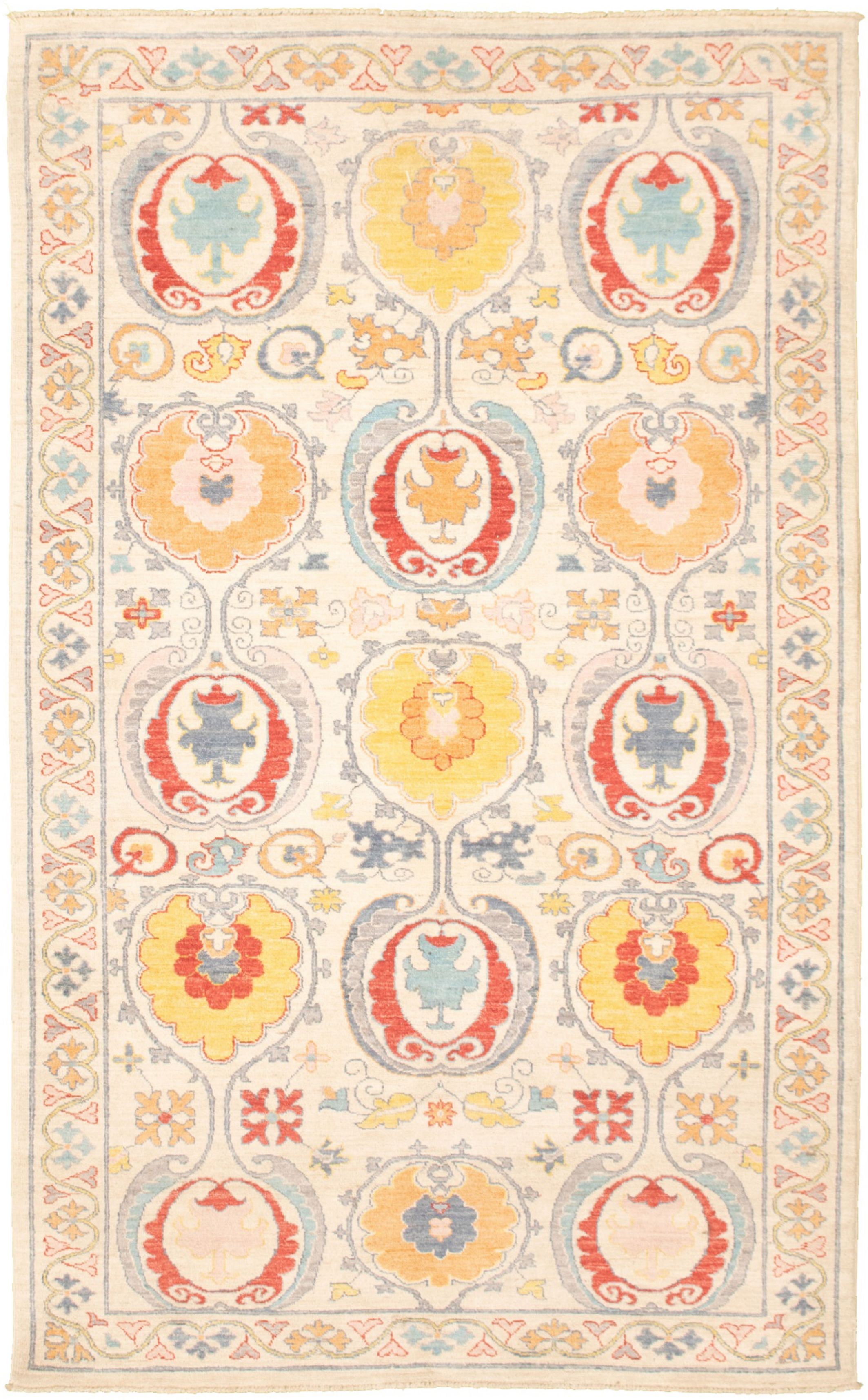 Hand-knotted Signature Collection Cream  Rug 4'11" x 8'2" Size: 4'11" x 8'2"  