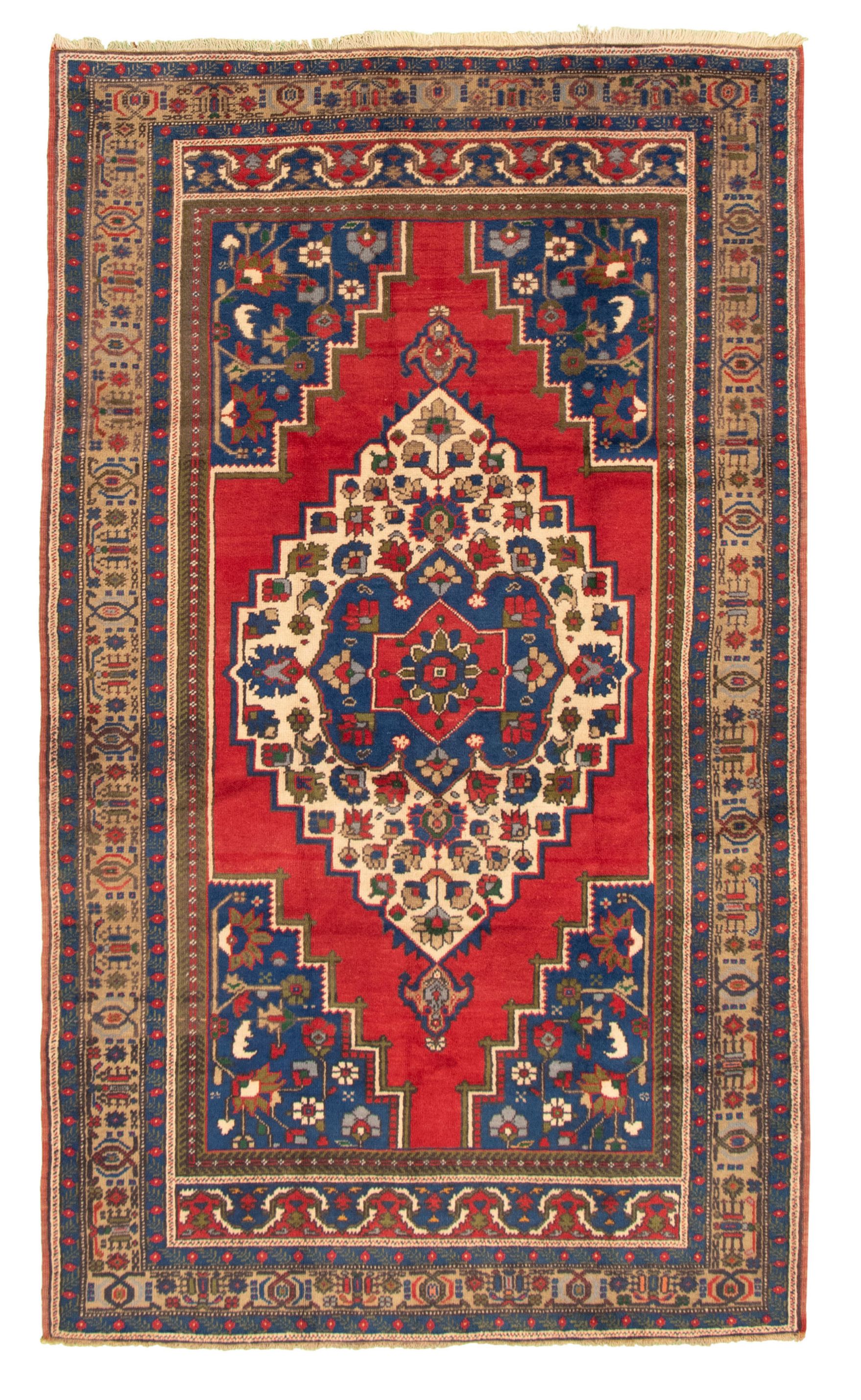 Hand-knotted Anatolian Vintage Red Wool Rug 5'3" x 8'11" Size: 5'3" x 8'11"  