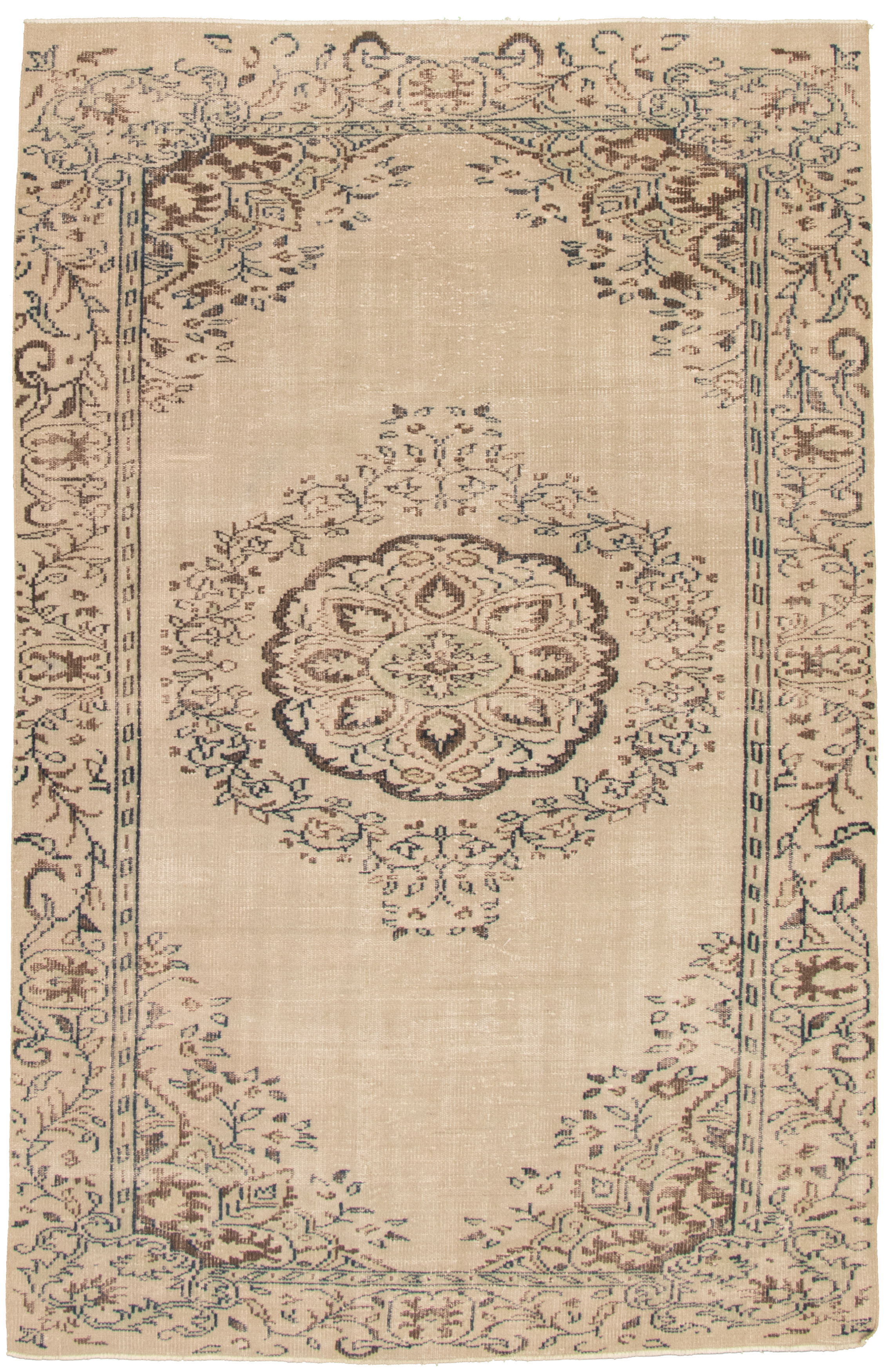Hand-knotted Antalya Vintage   Rug 8'11" x 5'10" Size: 8'11" x 5'10"  