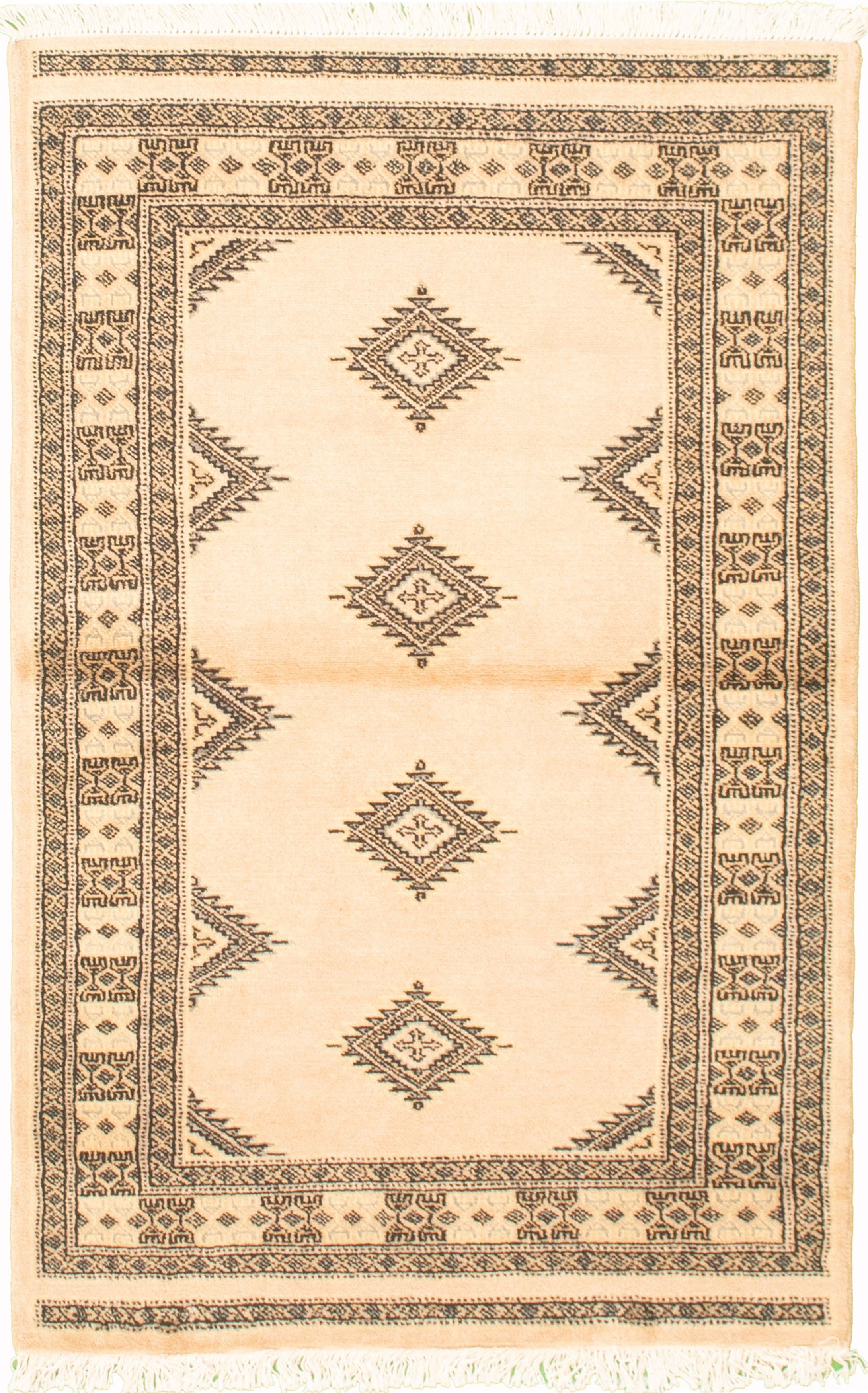 Hand-knotted Finest Peshawar Bokhara Ivory Wool Rug 3'1" x 5'0"  Size: 3'1" x 5'0"  